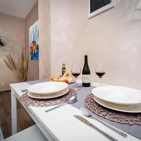 Apartman Lorena Rovinj Exterior photo