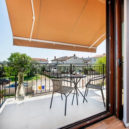 Apartman Lorena Rovinj Exterior photo